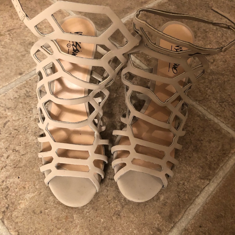 HEELS